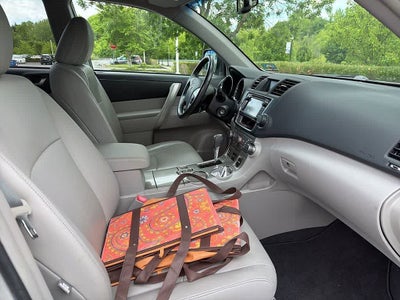 2013 Toyota Highlander SE