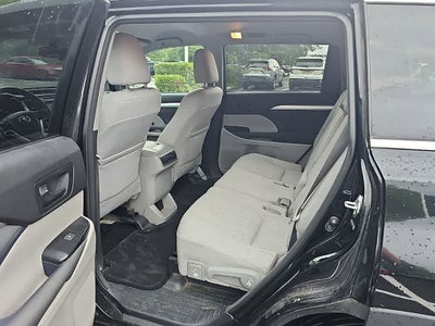 2014 Toyota Highlander LE