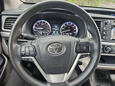 2014 Toyota Highlander LE