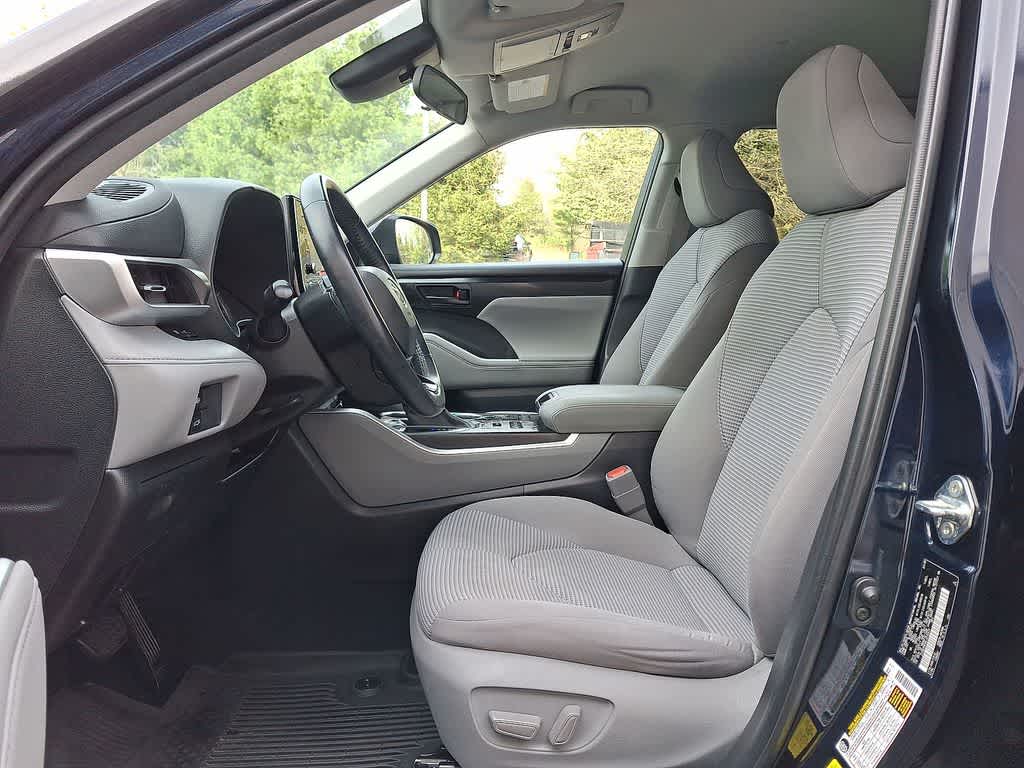 2020 Toyota Highlander LE