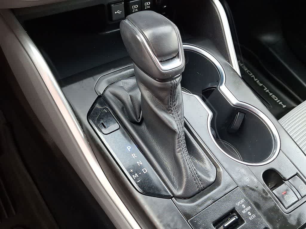 2020 Toyota Highlander LE