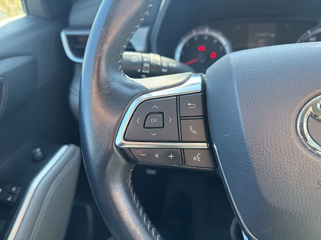 2020 Toyota Highlander LE