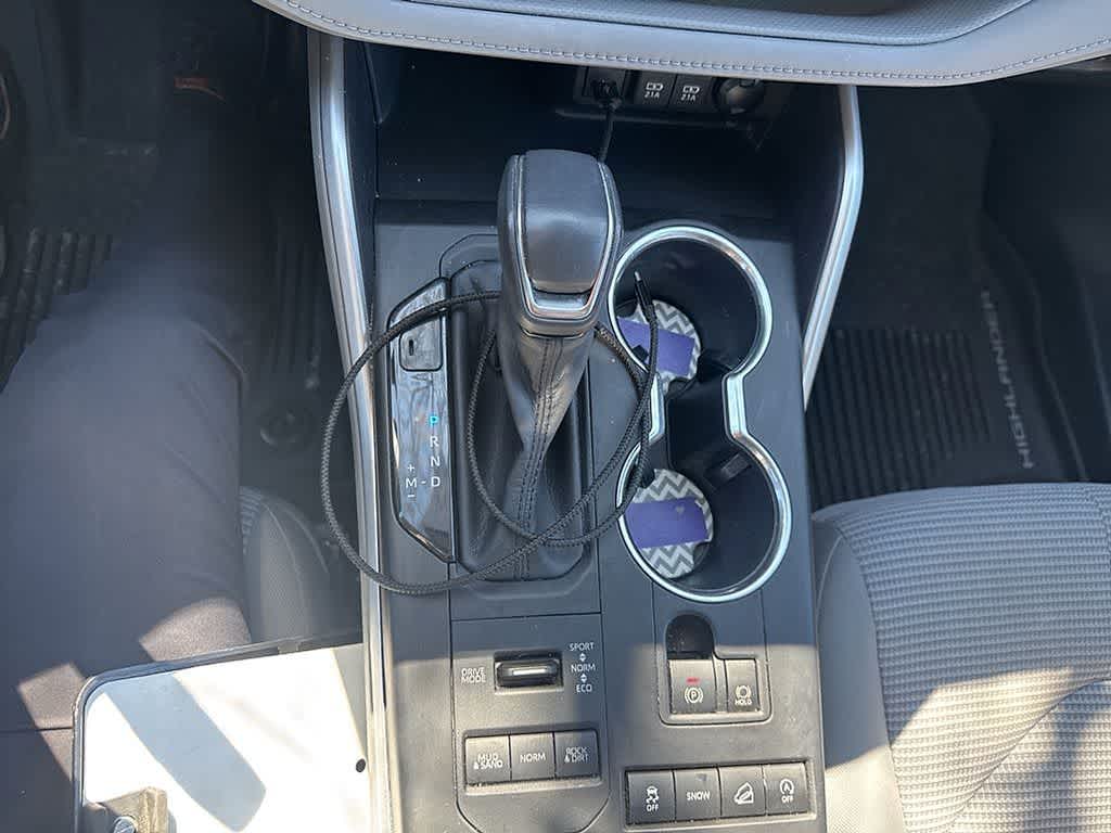 2020 Toyota Highlander LE