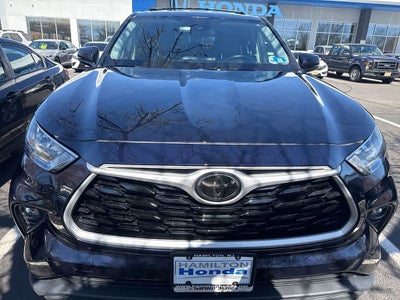 2020 Toyota Highlander LE