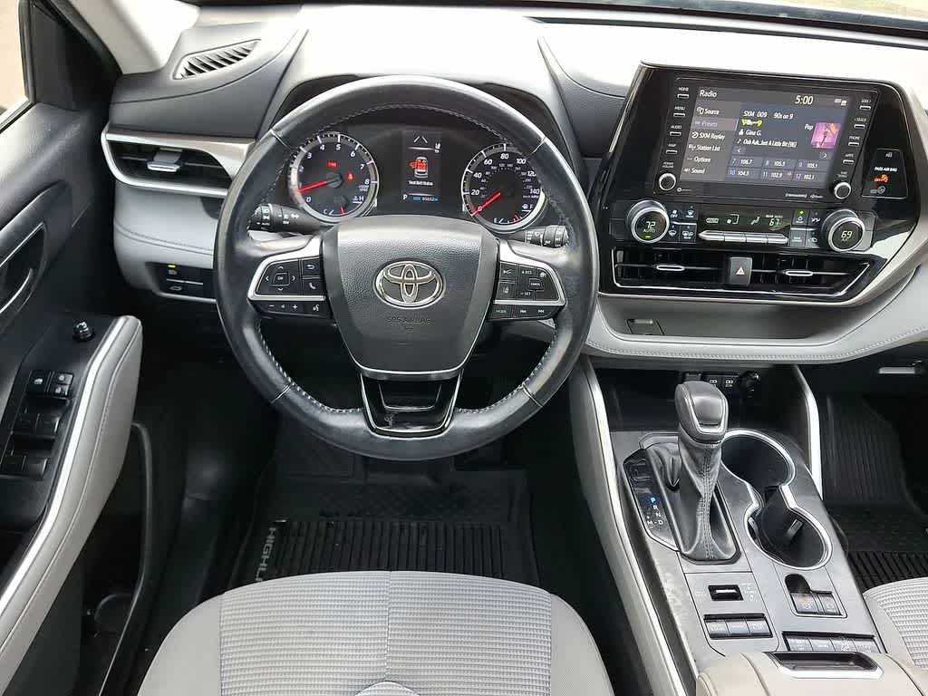 2020 Toyota Highlander LE