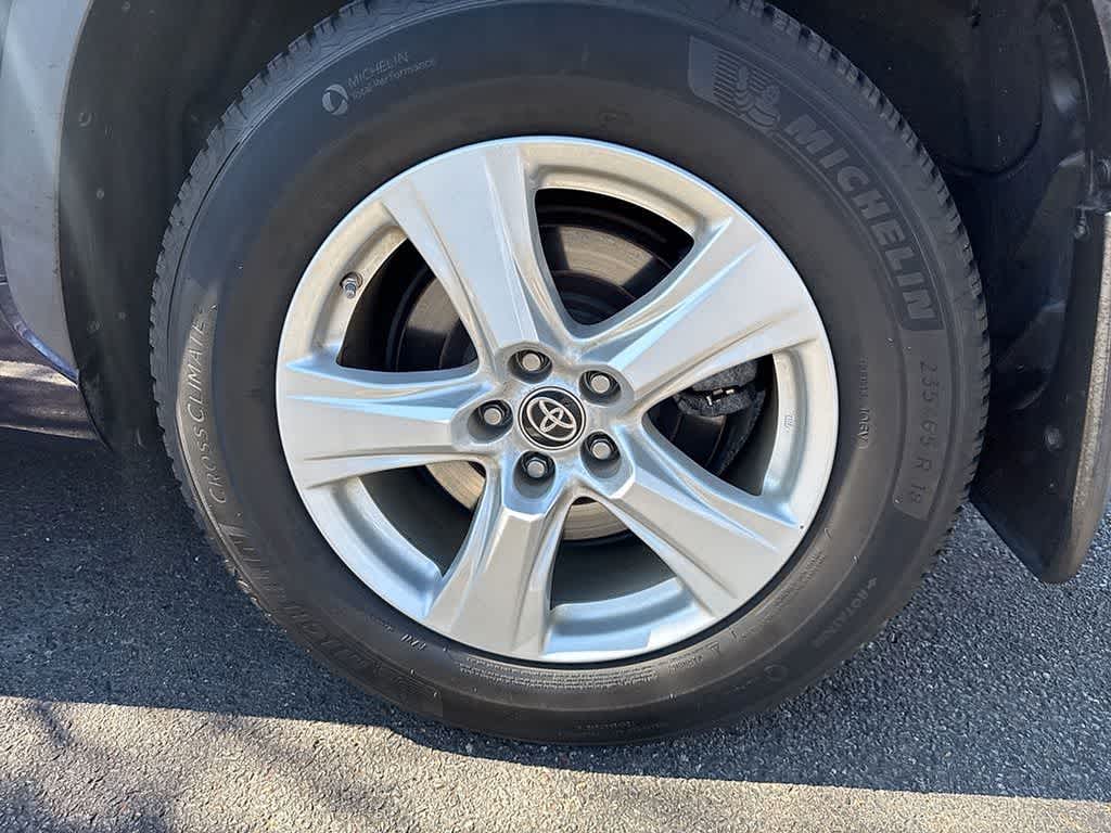 2020 Toyota Highlander LE