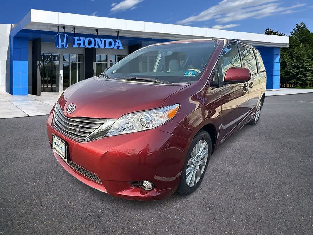 2012 Toyota Sienna XLE