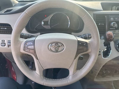 2012 Toyota Sienna XLE