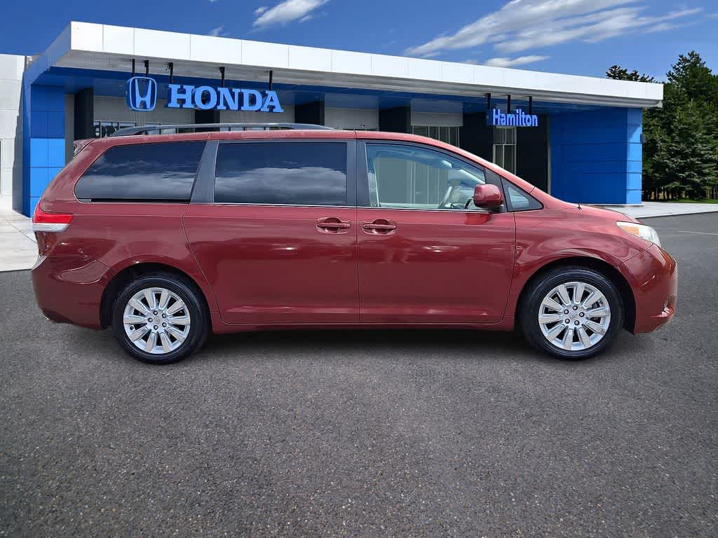 2012 Toyota Sienna XLE