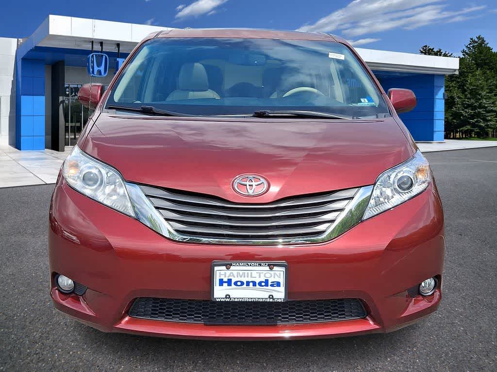 2012 Toyota Sienna XLE