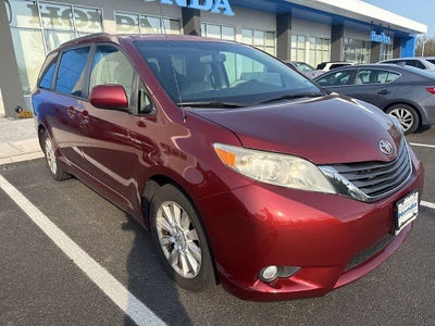 2012 Toyota Sienna XLE