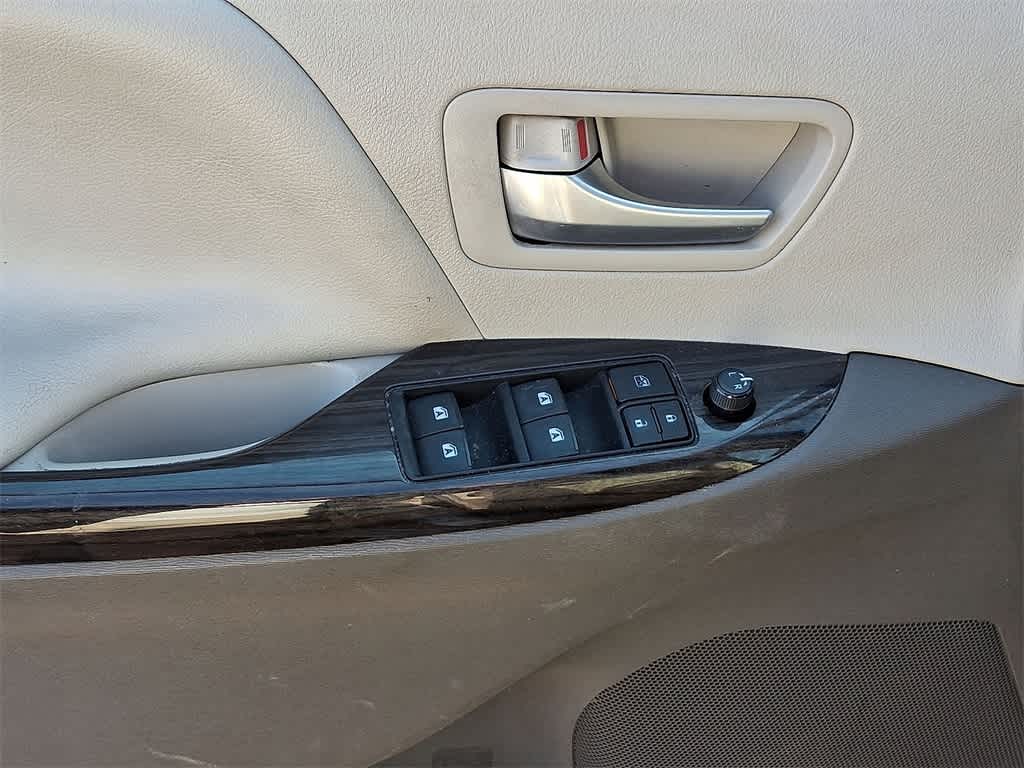 2016 Toyota Sienna XLE