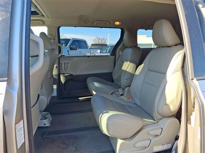 2016 Toyota Sienna XLE