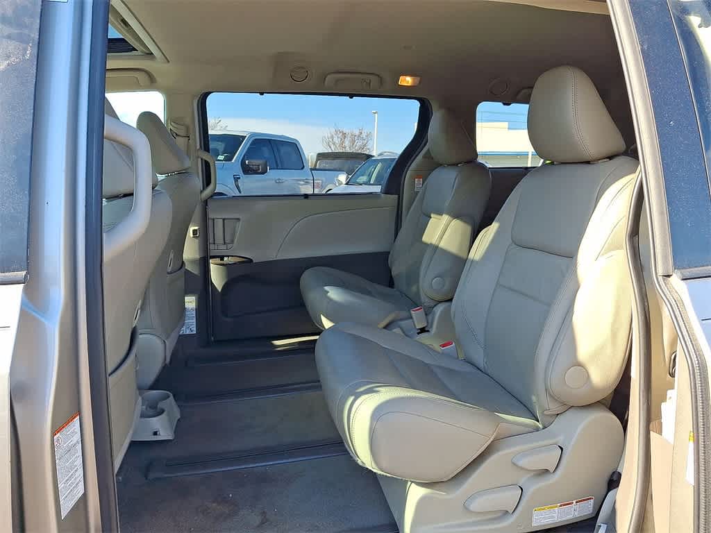 2016 Toyota Sienna XLE