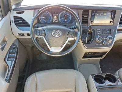 2016 Toyota Sienna XLE