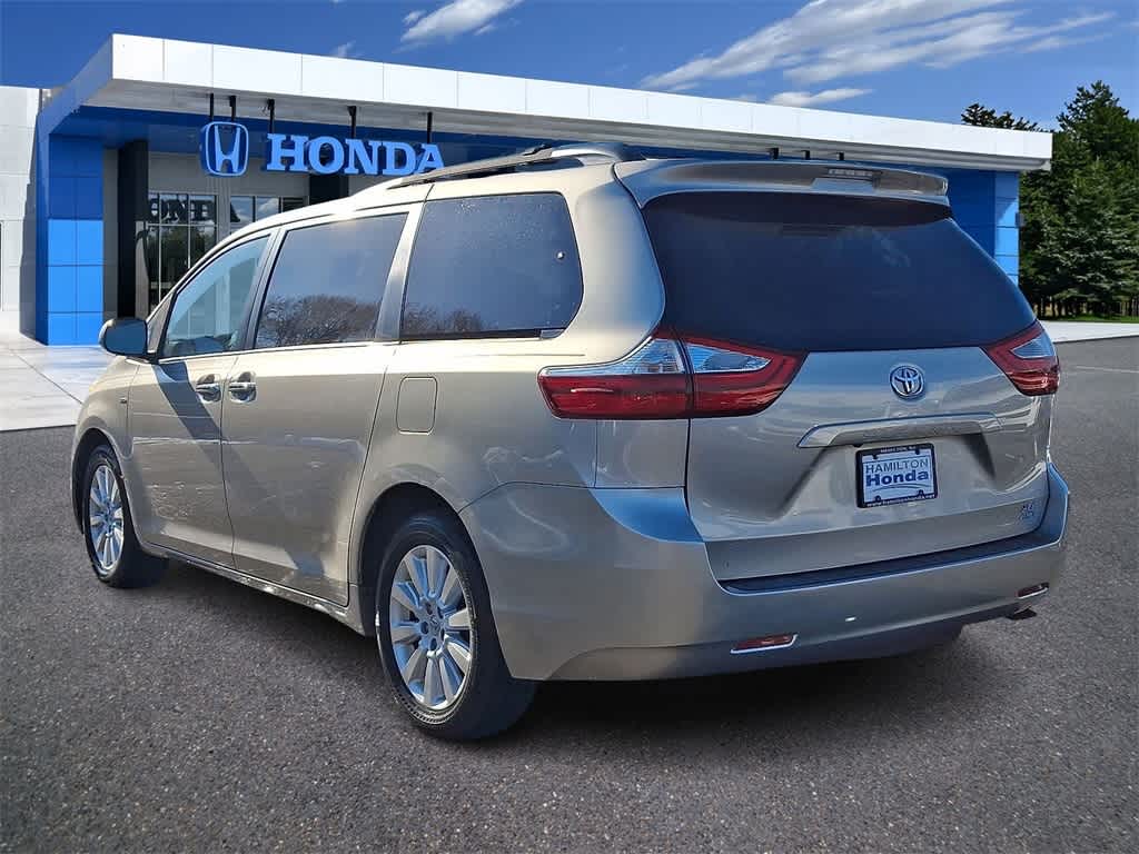 2016 Toyota Sienna XLE