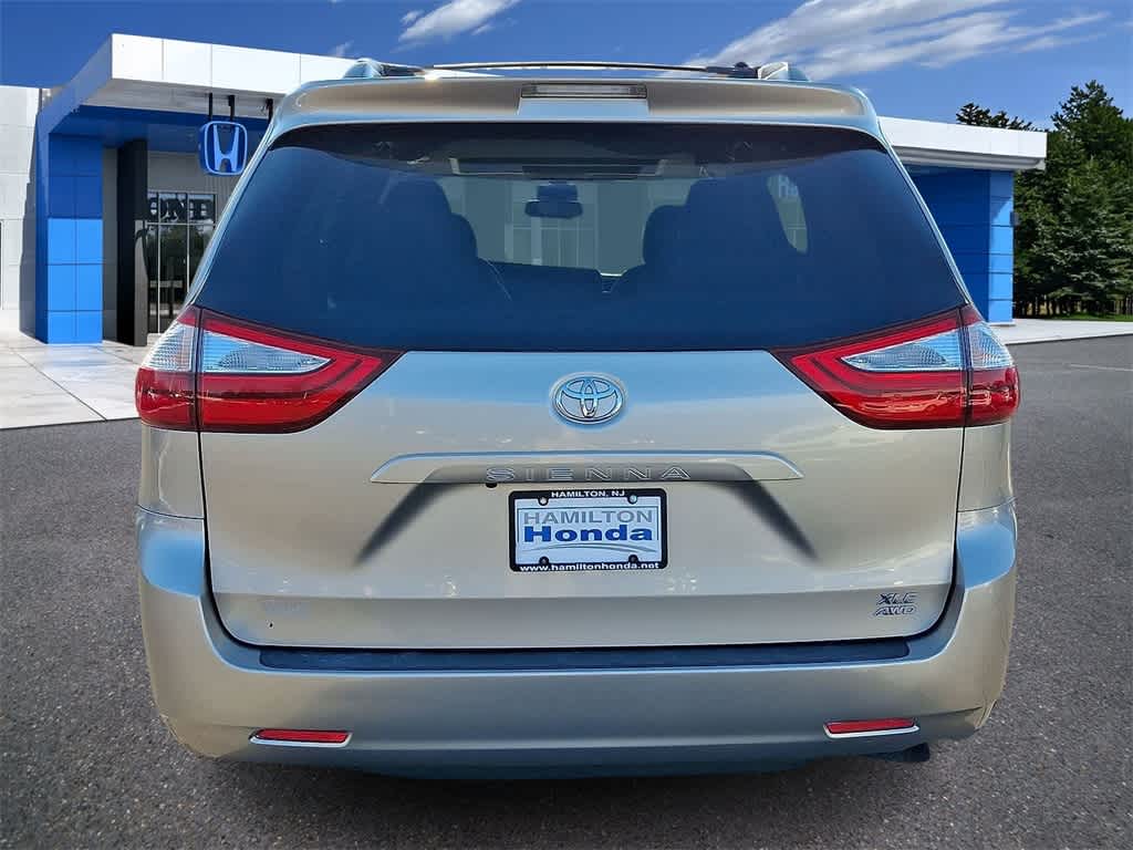 2016 Toyota Sienna XLE