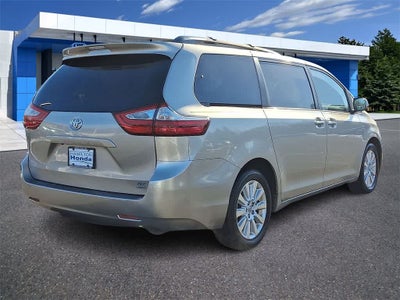 2016 Toyota Sienna XLE