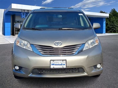 2016 Toyota Sienna XLE
