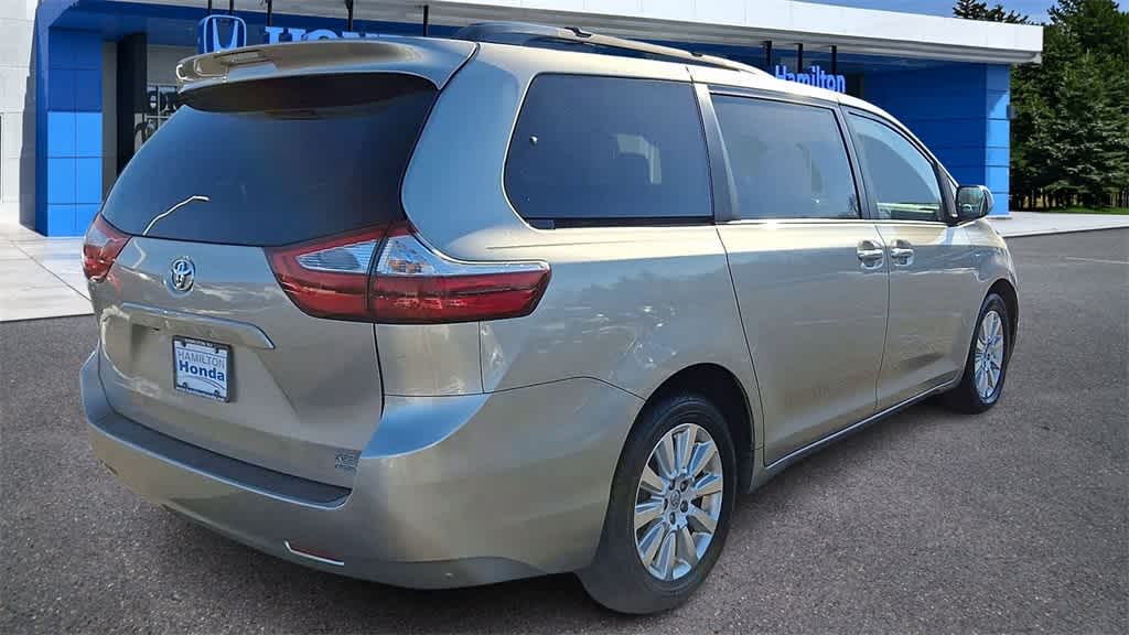 2016 Toyota Sienna XLE