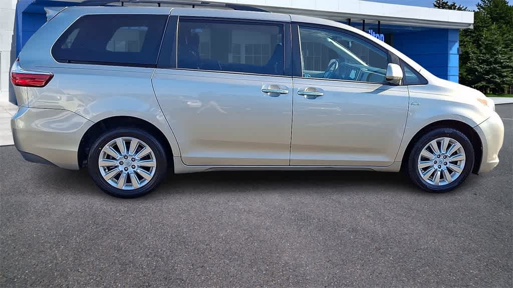 2016 Toyota Sienna XLE