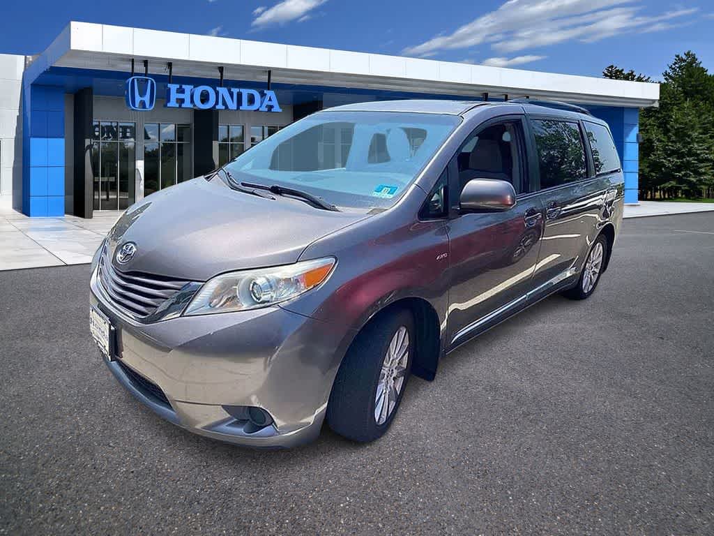 2017 Toyota Sienna LE