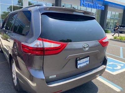 2017 Toyota Sienna LE