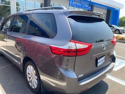 2017 Toyota Sienna LE