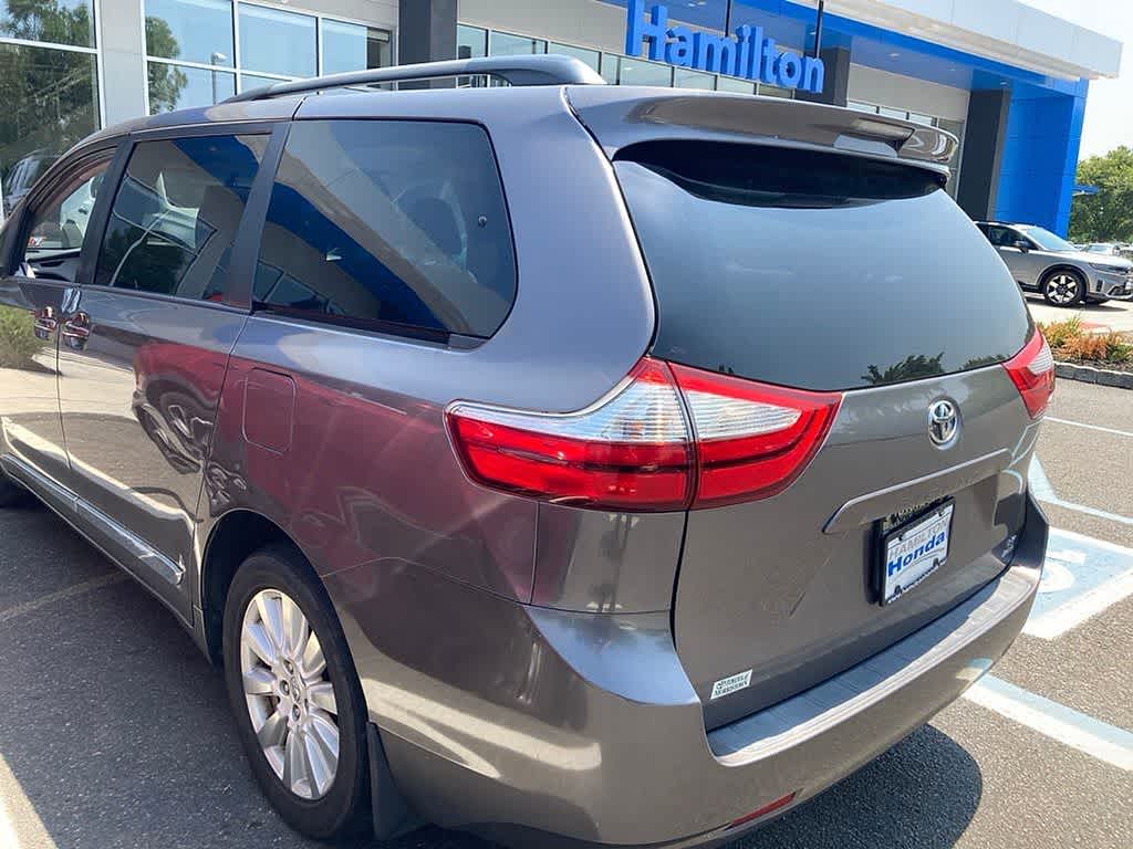 2017 Toyota Sienna LE