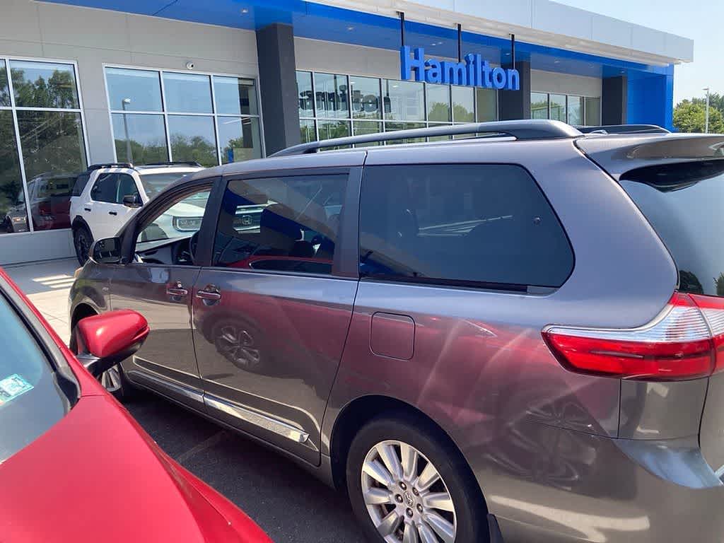 2017 Toyota Sienna LE