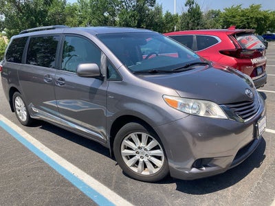 2017 Toyota Sienna LE