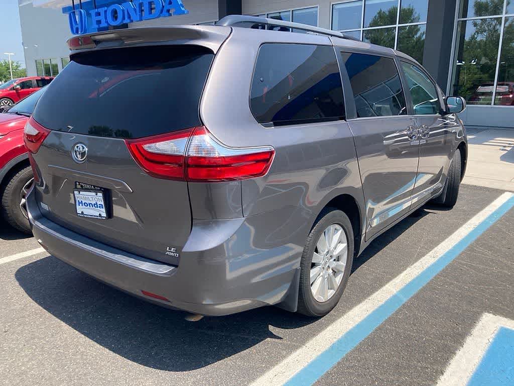 2017 Toyota Sienna LE