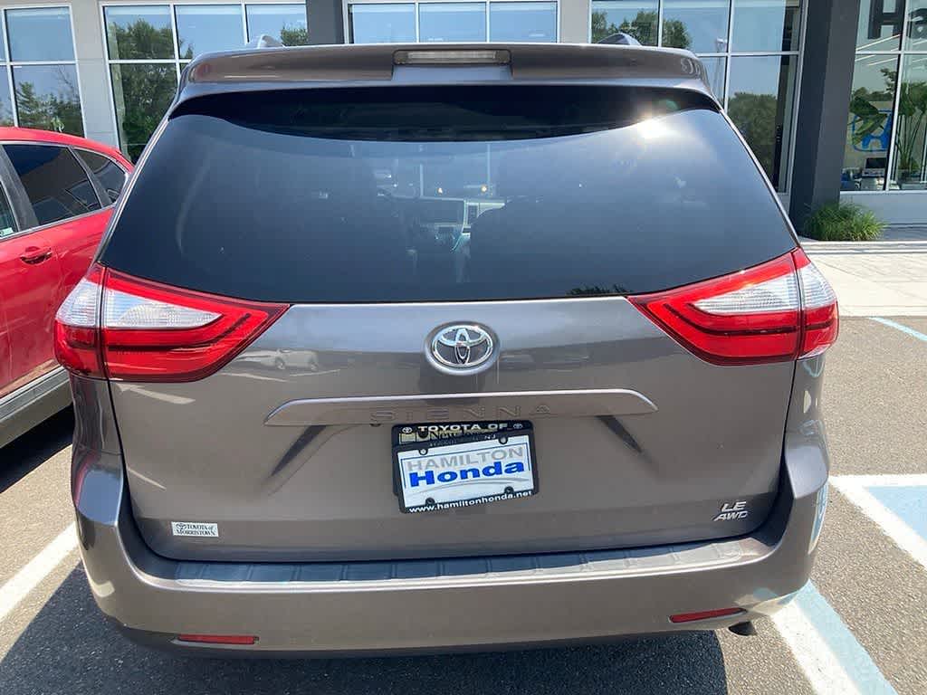 2017 Toyota Sienna LE