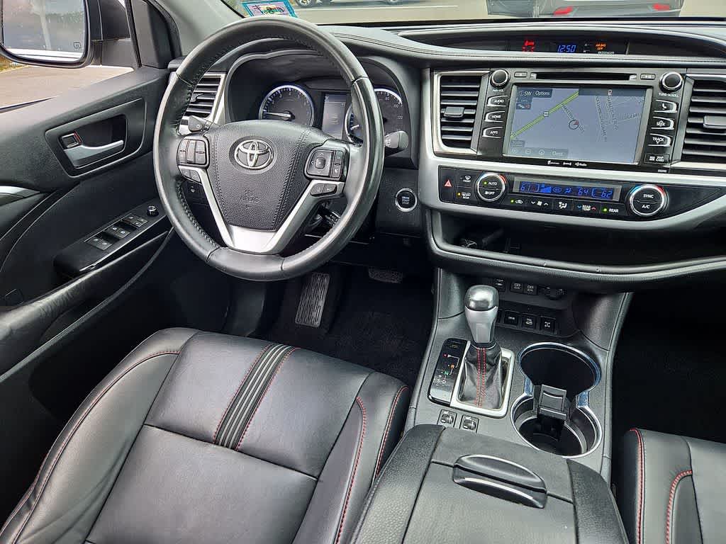 2019 Toyota Highlander SE
