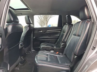 2019 Toyota Highlander SE