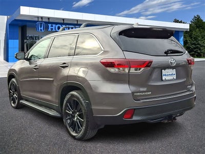 2019 Toyota Highlander SE