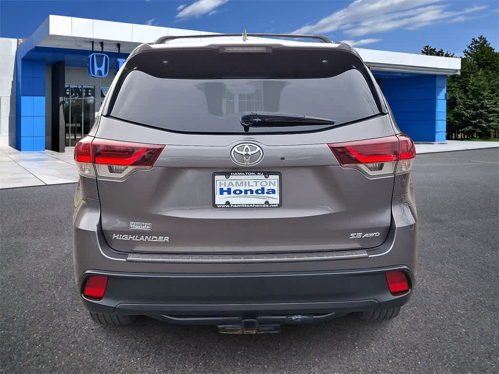 2019 Toyota Highlander SE