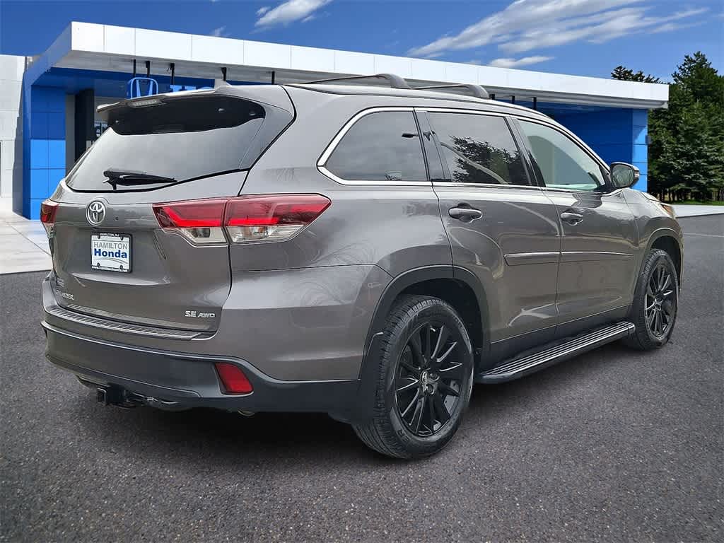 2019 Toyota Highlander SE