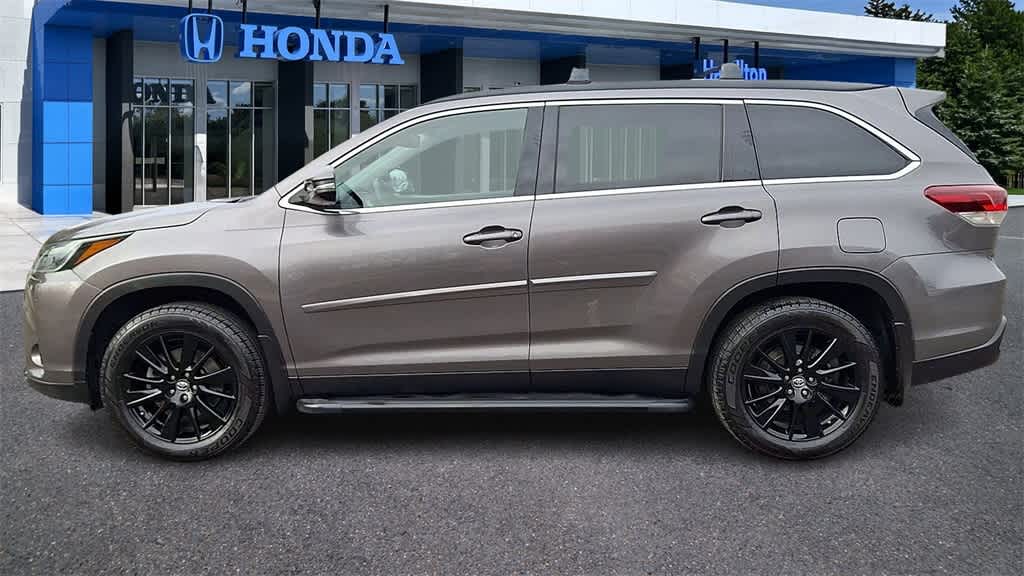 2019 Toyota Highlander SE
