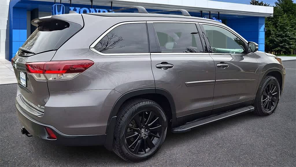 2019 Toyota Highlander SE