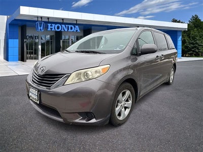 2011 Toyota Sienna LE