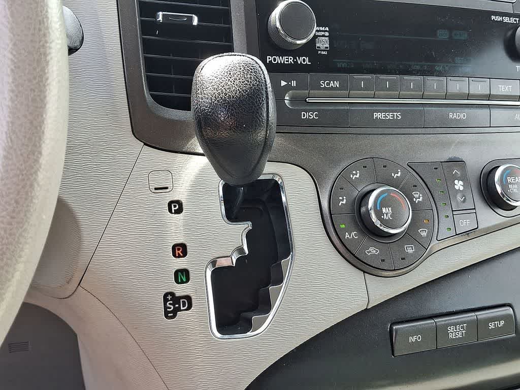 2011 Toyota Sienna LE