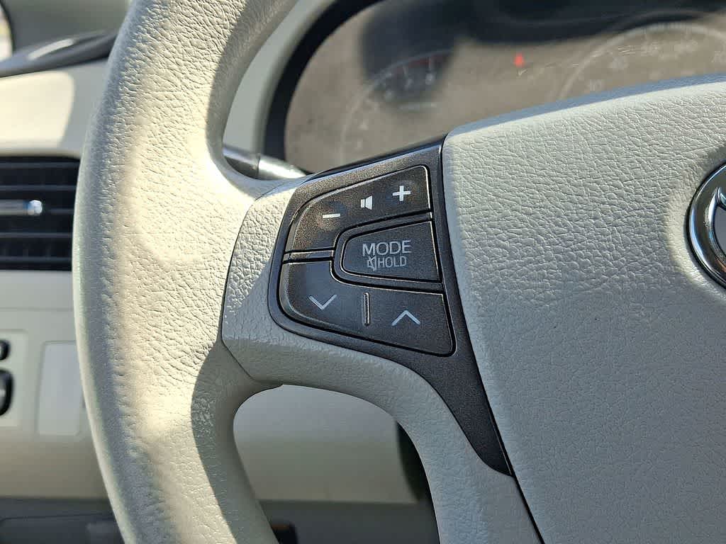 2011 Toyota Sienna LE