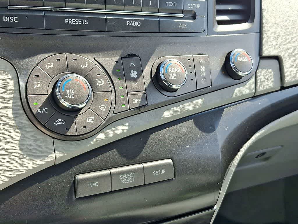 2011 Toyota Sienna LE