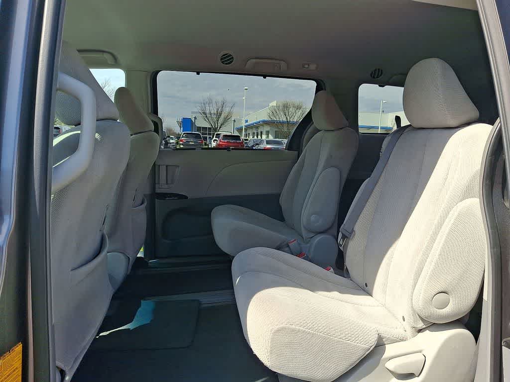 2011 Toyota Sienna LE