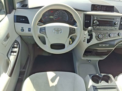2011 Toyota Sienna LE