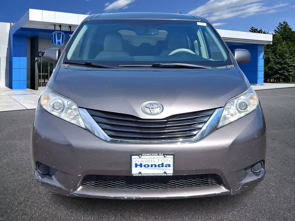 2011 Toyota Sienna LE