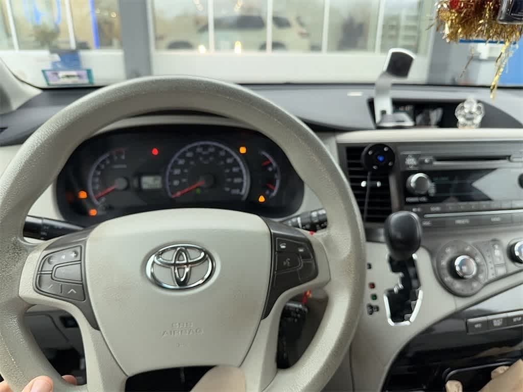 2011 Toyota Sienna LE