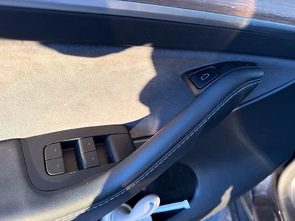 2024 Tesla Model Y Base