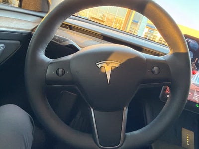 2024 Tesla Model Y Base